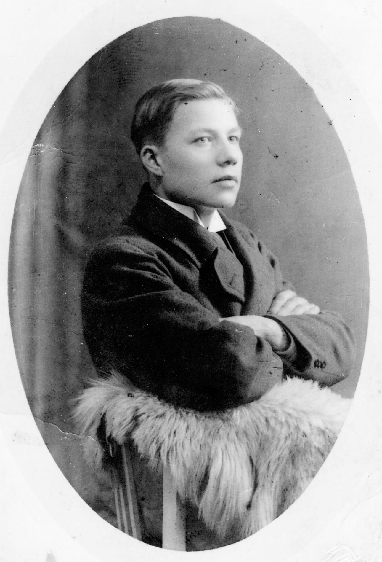 Ahti Kangas, Hannes Kankaan isä, aloitti Limingan kansanopiston itsenäisyyden alla 1916. Samalle vuosikurssille tuli kolme muutakin tyrnäväläispoikaa.