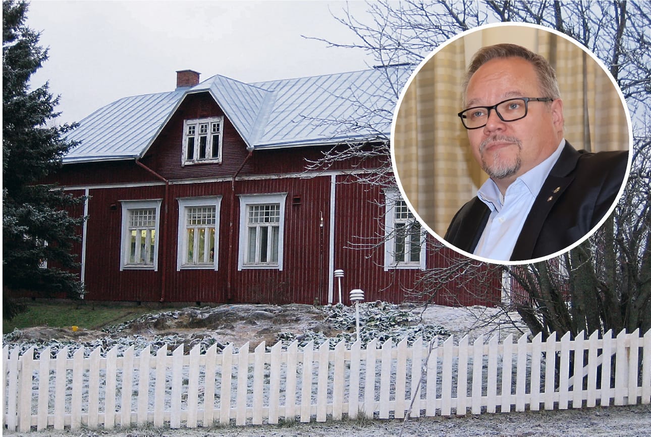 Karijoen kunnanjohtaja Marko Keski-Sikkilä ehdottaa, että Myrkyn koulu myydään. Arkistokuvat.