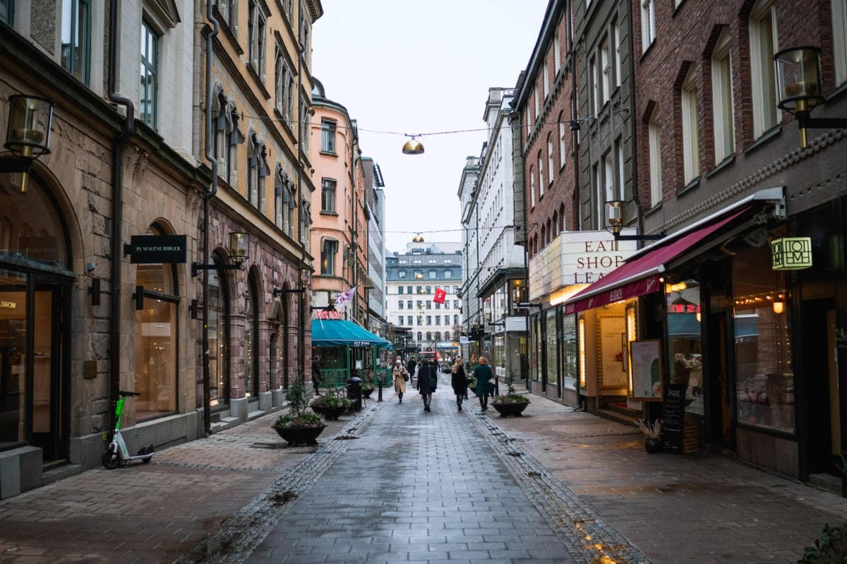 Ruotsin hallitus on perustellut rajoituksista luopumista muun muassa hyvällä rokotuskattavuudella. LEHTIKUVA/AFP
