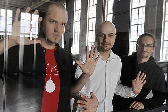 Don Johnson Big Band, laulaja Tommy Lindgren (vas.), Kari Saarilahti ja Johannes Laiho.