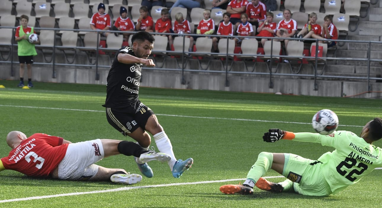 Diego Rojas teki SJK:n avausmaalin.