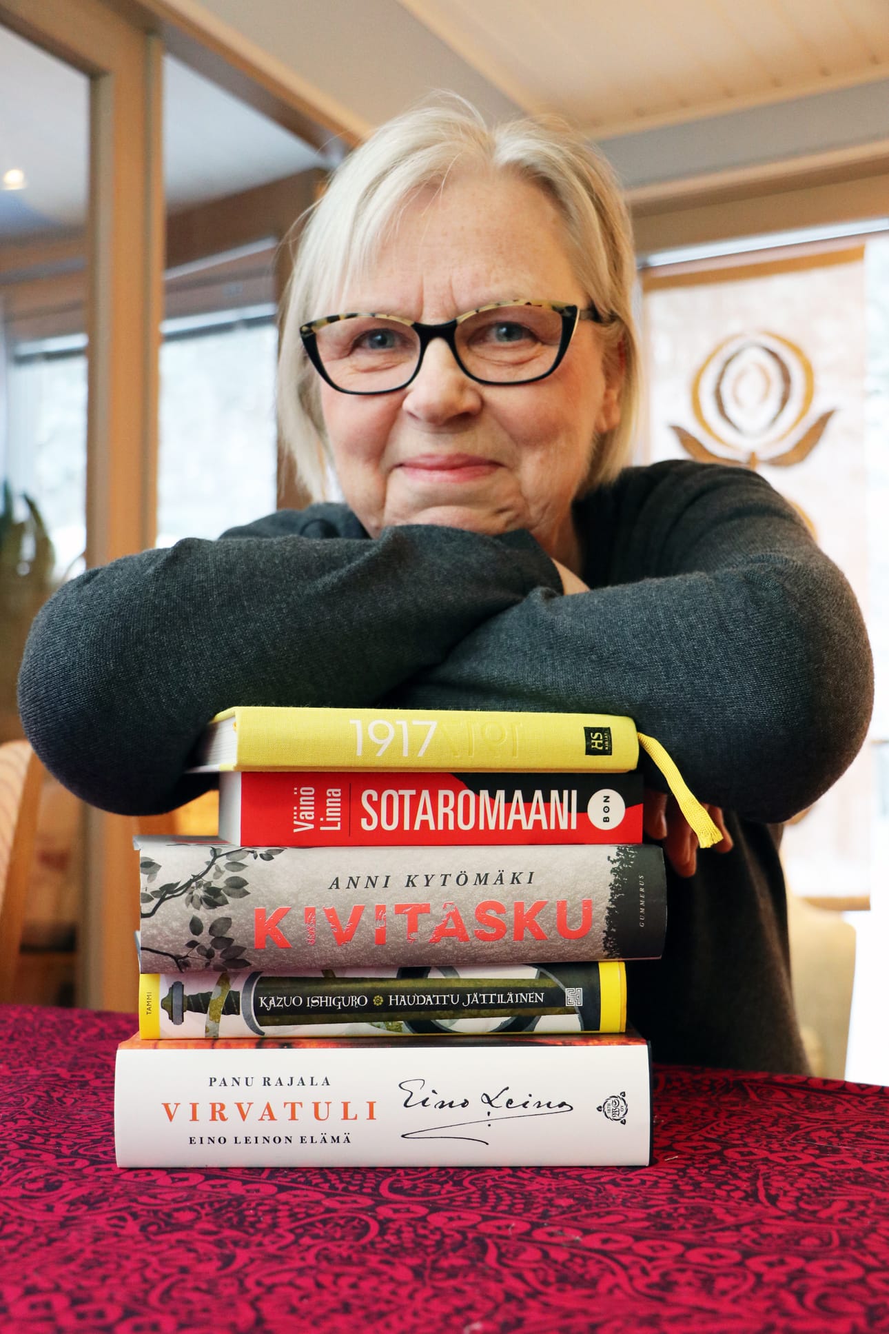 Eeva Vanhanen on lukenut aina ja useampaa kirjaa yhtä aikaa.