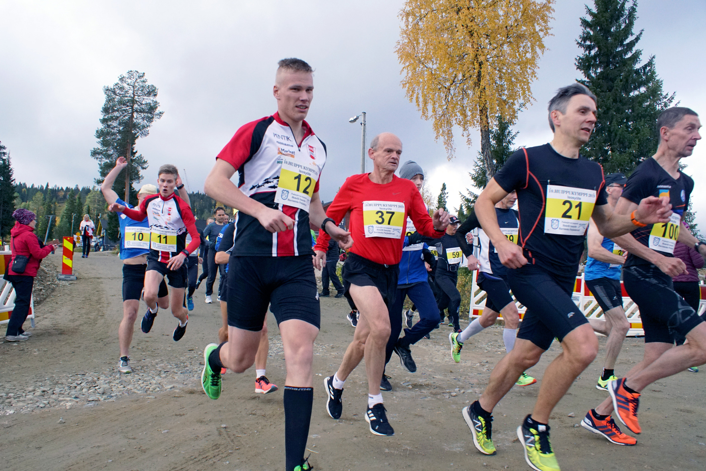<p>Huippukympille lähti tänä vuonna 32 kilpailjaa.</p>