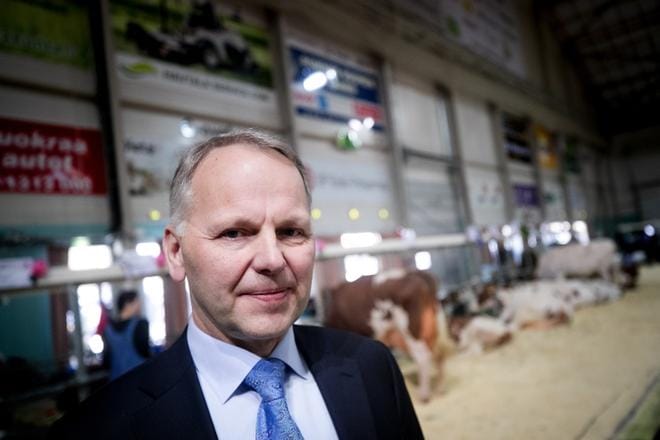 Maa- ja metsätalousministeri Jari Leppä sanoo, että tulevan Ruokaviraston sijaintipaikaksi Seinäjoki oli luonnollinen ratkaisu, onhan ympärillä todellinen elintarvikemaakunta. Hän kehottaa pohjalaisia olemaan ylpeitä tästä arvostuksesta. KUVA: JAAKKO ELENIUS