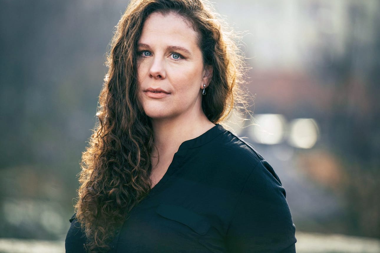 Elisabeth Norebäck keräsi kiitosta jo esikoistillerillään Sano että olet minun.