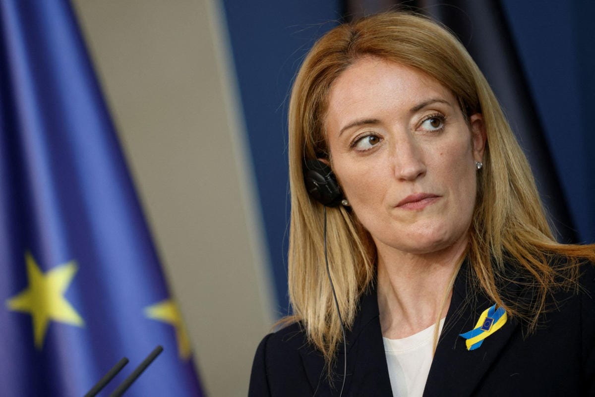 Roberta Metsola on EU:n toimielinten johtajista ensimmäinen, joka suuntaa Kiovaan. LEHTIKUVA / AFP
