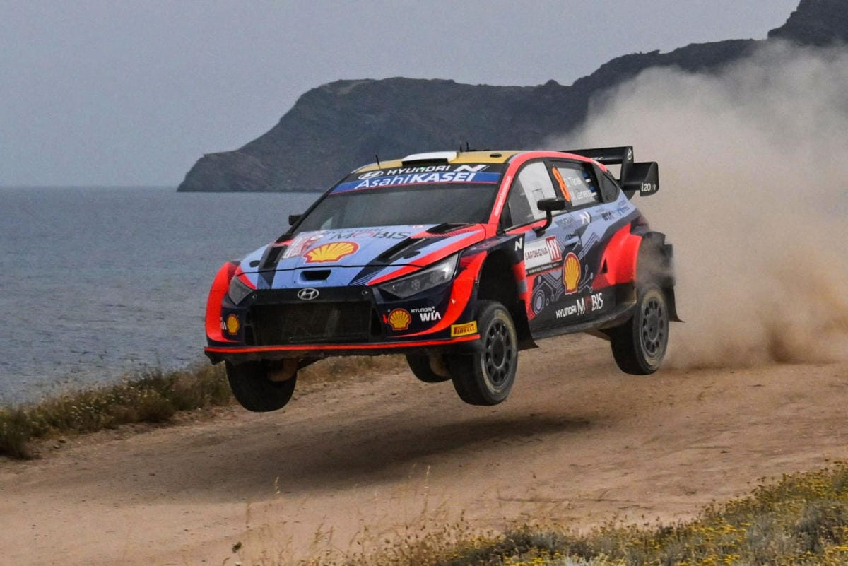 Hyundain Ott Tänak ajoi lauantaina kuusi pohja-aikaa ja jatkoi vahvaa menoa myös sunnuntaina. LEHTIKUVA/AFP