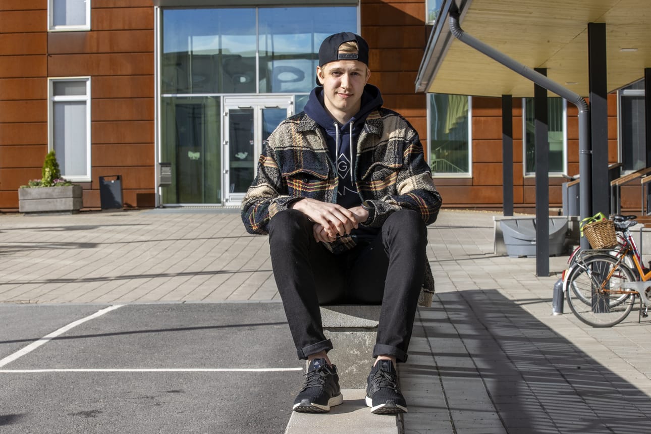 18-vuotias kärppämaalivahti Leevi Meriläinen on tuorein NHL-sopimuksen solminut oululainen jääkiekkoilija.