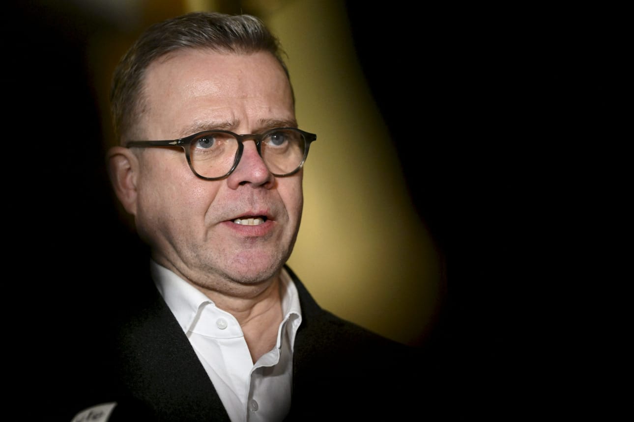 Pääministeri Petteri Orpon (kok.) hallitus on pyrkinyt tasapainottamaan julkista taloutta muun muassa leikkaamalla menoja ja kiristämällä arvonlisäverotusta. LEHTIKUVA / Antti Aimo-Koivisto