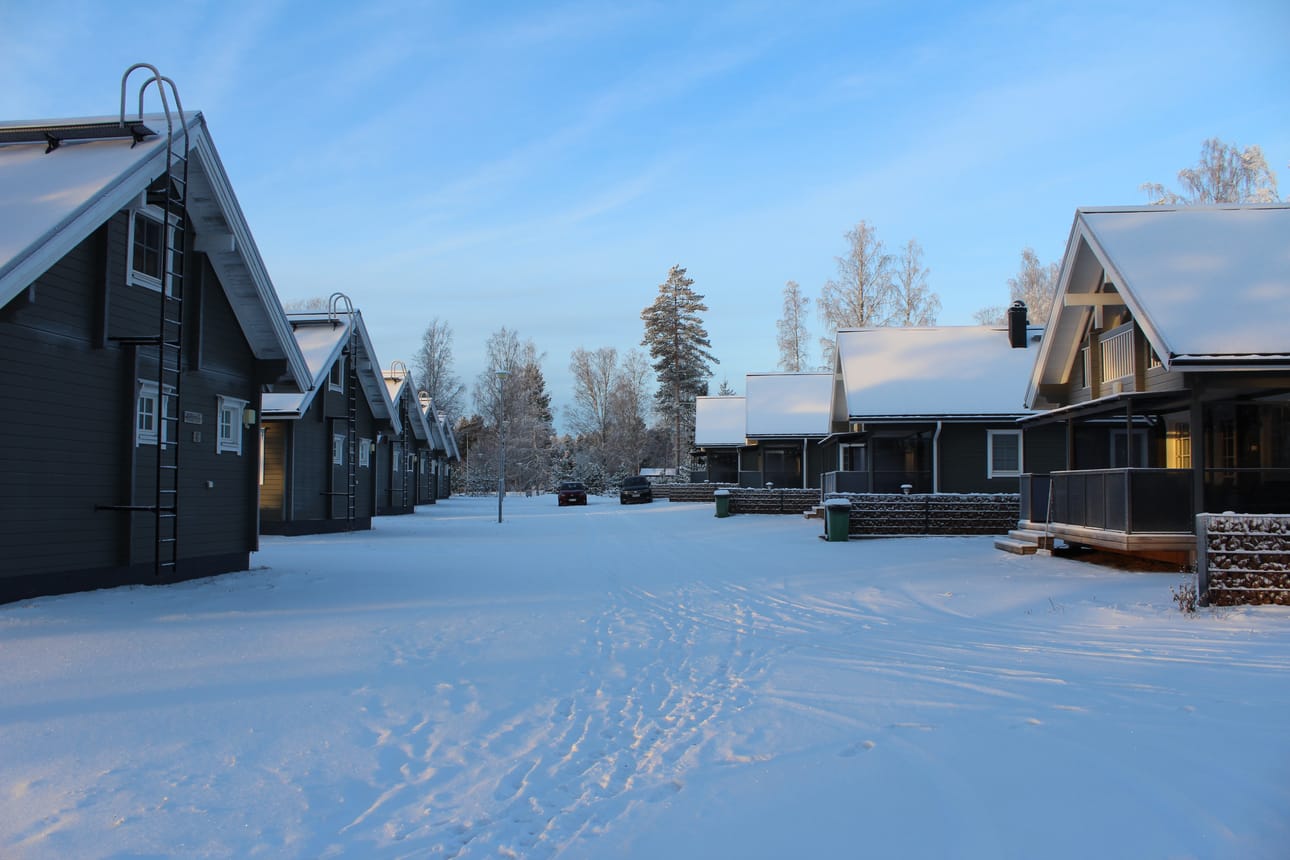 LF-Kiinteistöt Oy omistaa Ähtärin leirintäalueella 15 ympärivuotisessa käytössä olevaa mökkiä.