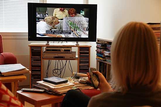 Mainostelevisiokanavat ovat jo kokeilleet muutamissa ohjelmissa tiheämpiä mainoskatkoja.