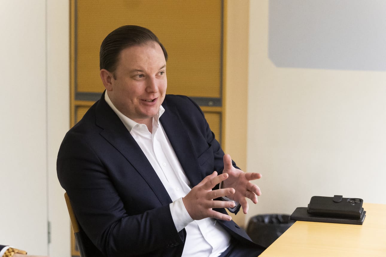 Janne Heikkisen mukaan eduskunnassa on kaksisataa kansanedustajaa ja kaksisataa erilaista tapaa hoitaa kansanedustajan tehtävää.