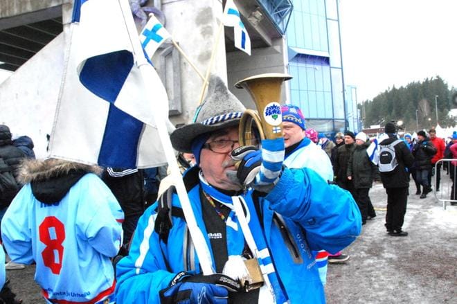 Tuomo Haikola on yksi Suomen tunnetuimmista urheilufaneista. KUVA: JARNO RANTA