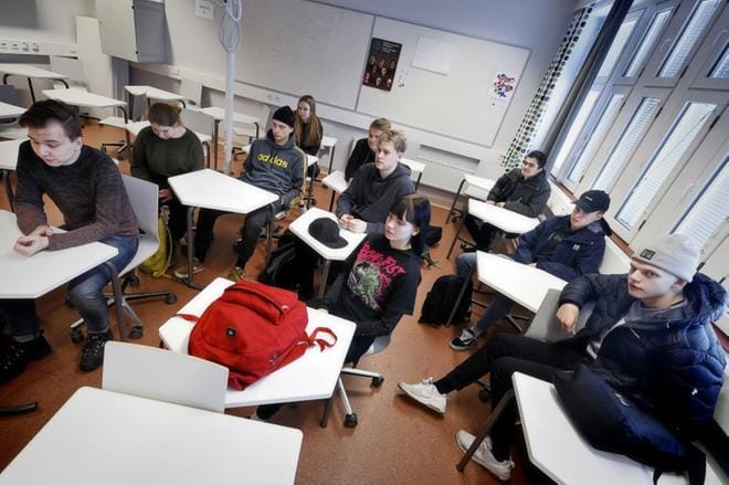 Kahdentoista lukiolaisen vaihto-oppilasmatka Italiaan on peruttu. Päätös ei tullut nuorille yllätyksenä. KUVAT: KARI LÖFHJELM