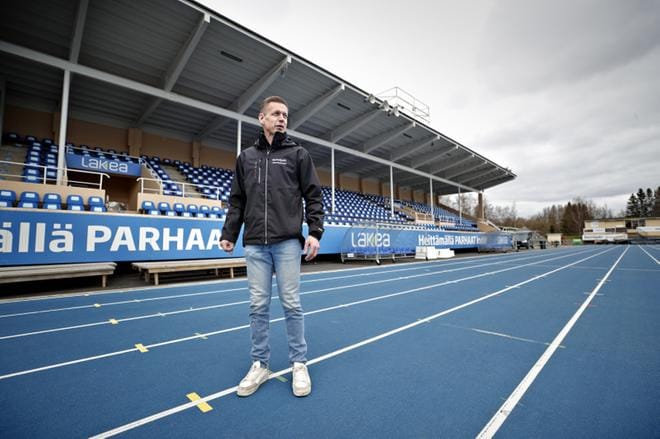 Seinäjoen keskusurheilukentän peruskorjaus on tulevan liikuntatoimenjohtajan Jari Mäkelän mukaan ollut kaupungin yksi viime vuosien isoimpia investointikohteita. Kuva: Tomi Kosonen