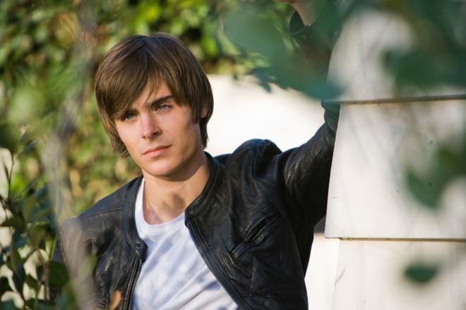 Zac Efron on nuori Mike O’Donnell 17 Again -komediassa, jossa mies nuortuu lukioikäiseksi. KUVA: Hero