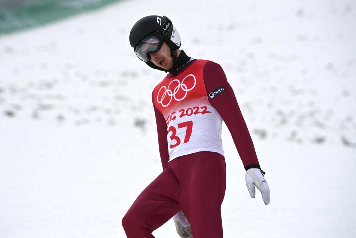 Herolan hyppy HS140-mäessä jäi 117,5 metriin. LEHTIKUVA / MARKKU ULANDER