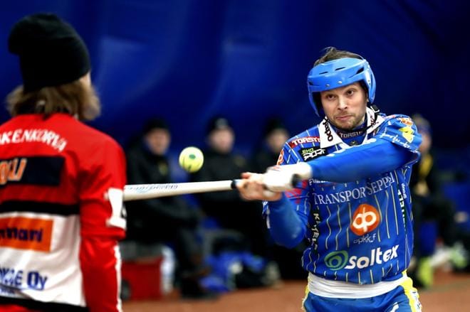 Ankkurien Antti Pukkinen on valmiina SM-hallipesiksen kamppailuihin. ARKISTOKUVA: JOUKO HÄNNINEN