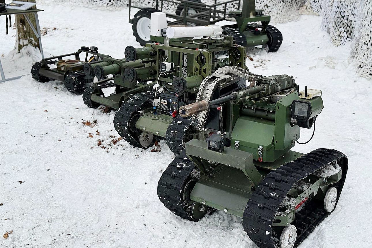 Aseteollisuuden modernia tyylisuuntaa edustavia UGV-alustoja on käytetty Ukrainassa drooniaseina sodassa.