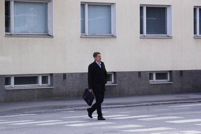EK:n pk-johtaja Jouni Hakala kiittelee Vaasan aluetta omien työpaikkojen luomisesta. Hakalan mukaan oppilaitosten ja yritysten pitäisi lisätä yhteistyötä, jotta työntekijät ja työpaikat löytäisivät toisensa nykyistä paremmin. KUVA: MINNA ANTILA
