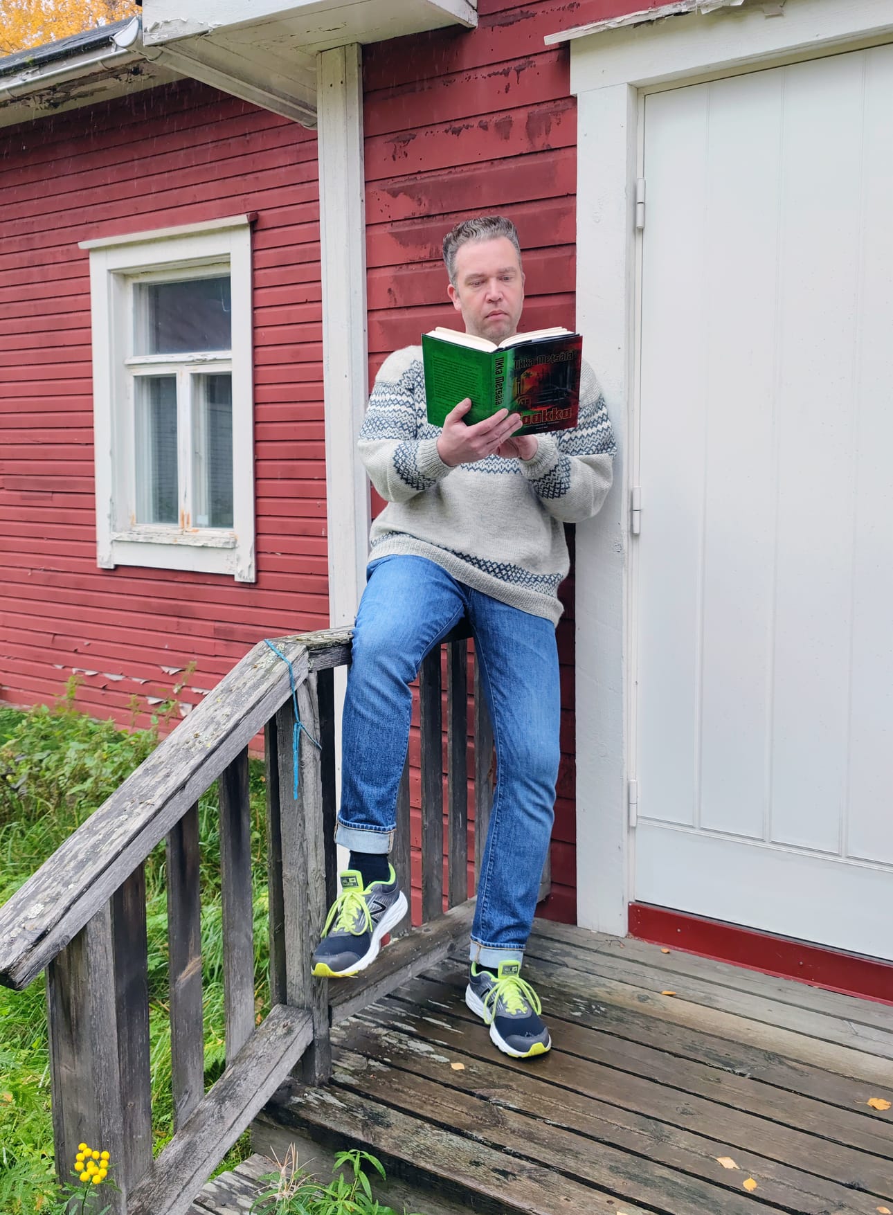 Ilkka Metsälän esikoisdekkarin tapahtumat sijoittuvat Rovaniemelle, muun muassa Kantokadulle ja Katajarannan Punaiselle tuvalle.