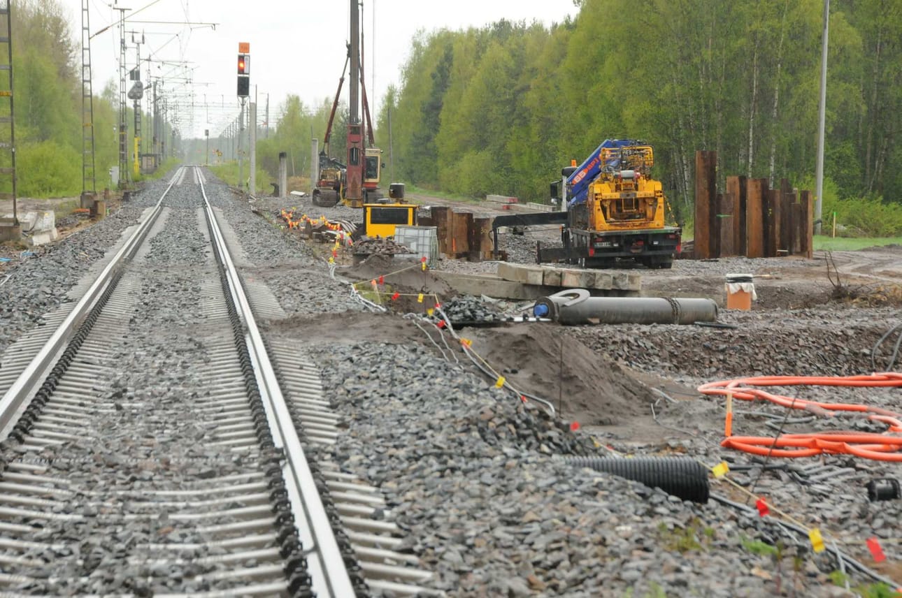 Pohjanmaan radalla on tehty viime vuosina peruskorjausta. Vihannin ratapiha on kunnostettu täysin. Raahen ratapihan vuoro on ensi keväänä.