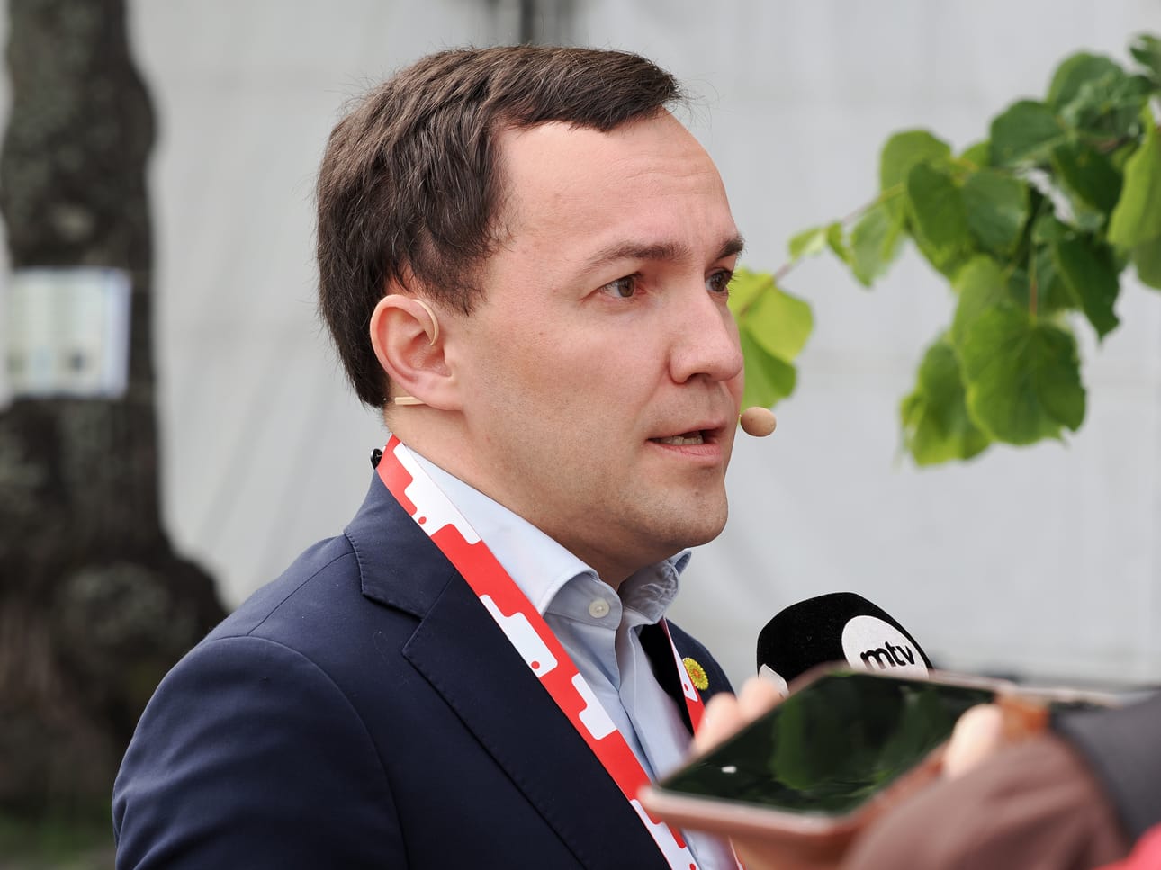 Sosiaali- ja terveysministeri Wille Rydman kertoi sosiaalisessa mediassa keskiviikkona myöntäneensä yliopistoille vain puolet niille varatusta tutkimusrahoituksesta. Rydman perusteli päätöstään valtiontalouden tasapainottamisella.