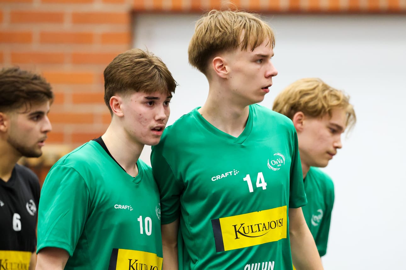 Filip Karjalainen (10) ja Kian Rasinkangas (14) lukeutuvat OsVa:n runkopelaajiin.