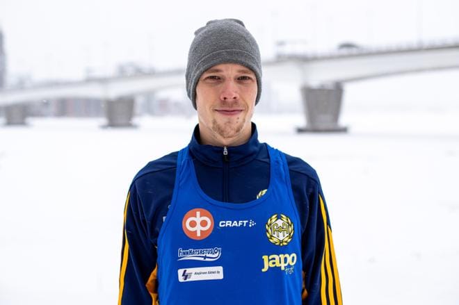 Antti Ihamäki pääsee harjoittelussaan hyödyntämään Jyväskylän mainioita lenkkimaastoja. KUVA: VALTTERI VAINIO