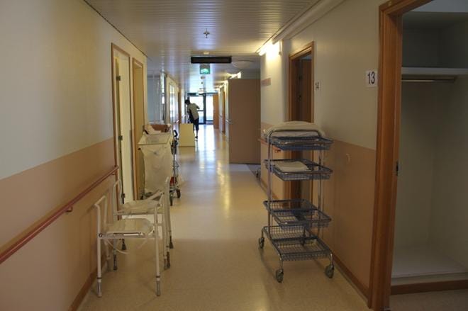 Hoitokoti Iltakellon yläkerta on tästä eteenpäin Kaksineuvoisen sairaalaosasto. KUVAT: MIA KÄRKKÄINEN