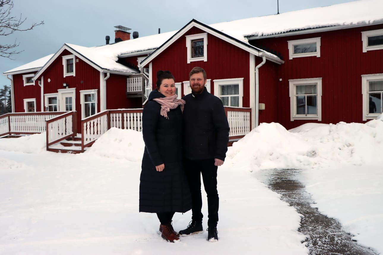 Pitkän Tuvan yrittäjinä ovat nykyään Sonja ja Tuomo Närvä.