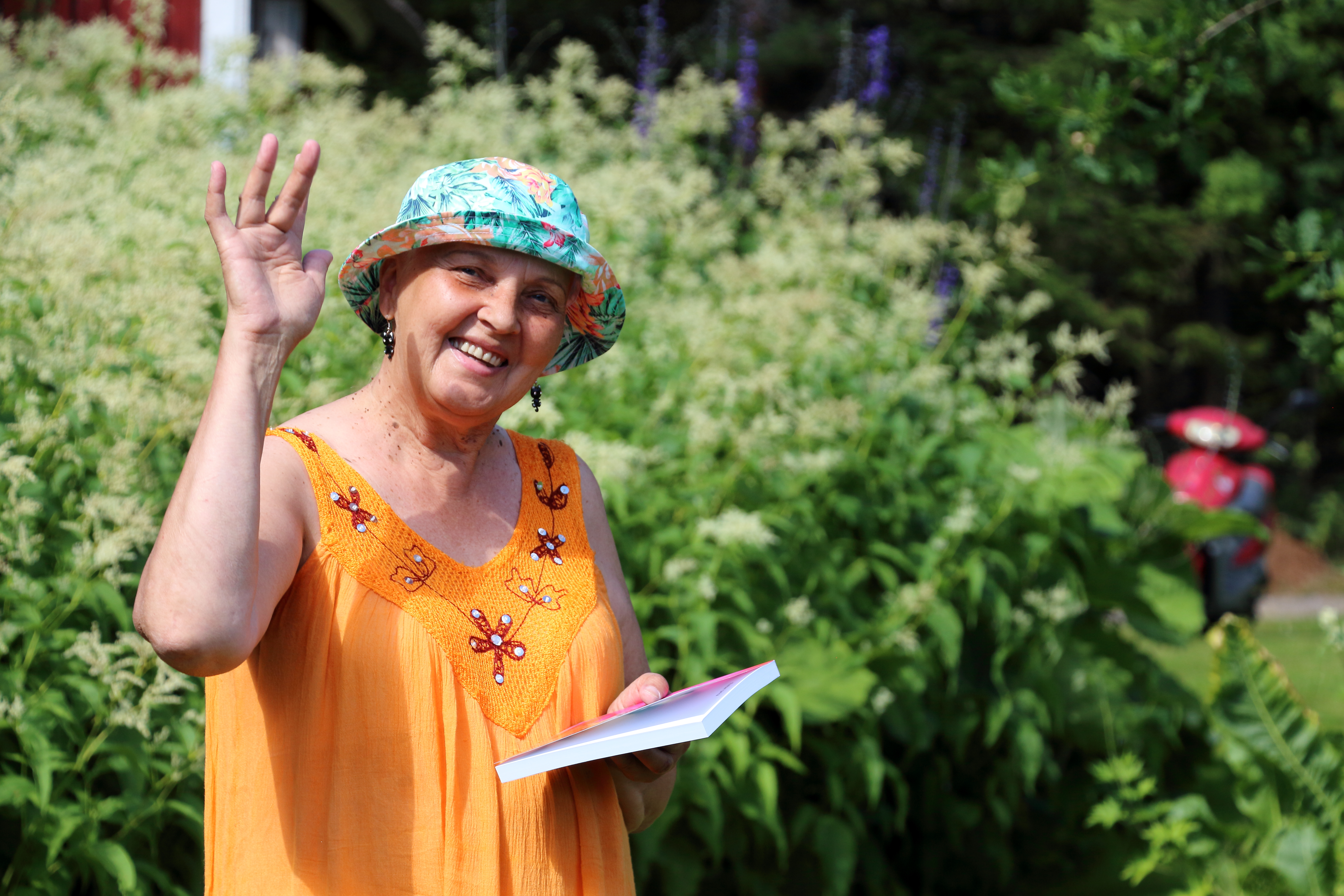 Leila Kastellin esikoisromaani on sukellus menneeseen aikaan ja sen mystiikkaan, parantajiin, astrologiaan ja yrtteihin.