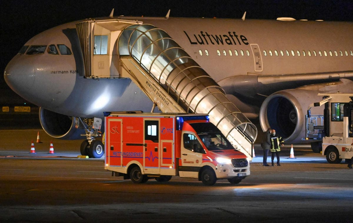 Euroopan tautienehkäisy- ja valvontakeskus ECDC arvioi perjantaina omikronmuunnoksen muodostavan suuren tai hyvin suuren riskin Euroopalle. LEHTIKUVA/AFP