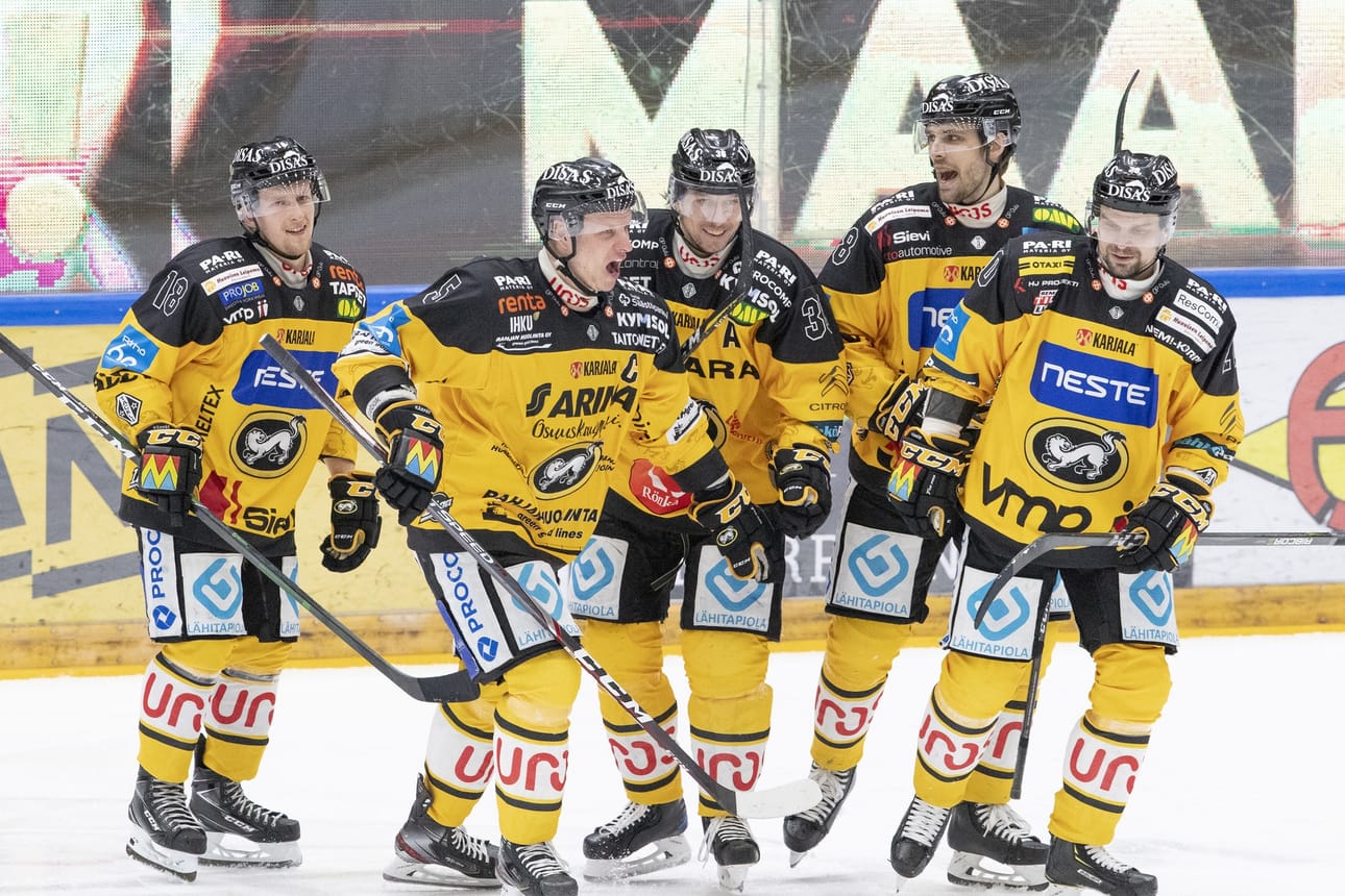 Kärpät kertoo leikkaavansa pelaajien palkkoja.