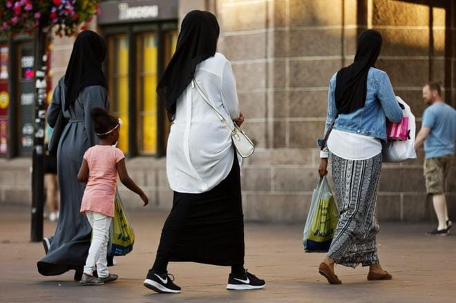 Suomalaisten asenteet maahanmuuttoa kohtaan ovat muuttuneet 2000-luvulla hieman myönteisemmiksi, ilmenee Elinkeinoelämän valtuuskunnan (EVA) teettämästä tutkimuksesta. Kuva: Lehtikuva