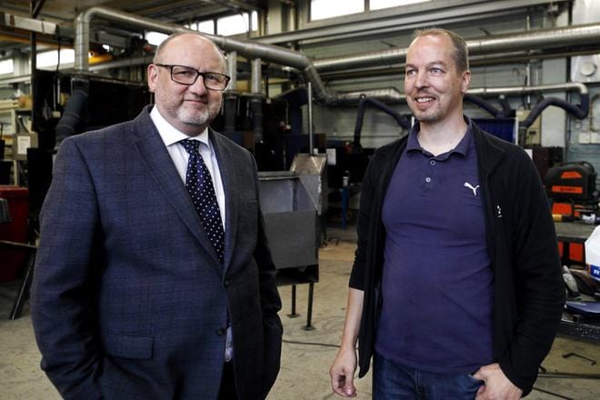 Rehtorit Matti Väänänen ja Antti Turpeinen kamppailevat kukin omalla tavallaan kiinteistöongelmien kanssa. Rehtorit kuvattiin syksyllä Jamin tiloissa. KUVA: JOUKO HÄNNNINEN