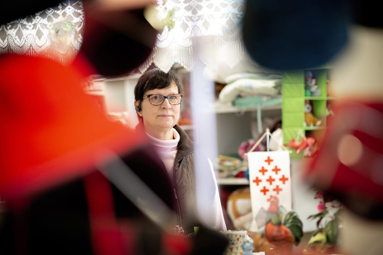 Moni toimija järjestää nyt asiointiapua heille, jotka joutuvat koronaviruksen takia pysymään kotonaan. Asiointiavun järjestämistä pohditaan myös Suomen Punaisen Ristin Raahen osastolla. Päivi Sirén sanoo, että mikäli avuntarvitsijoita tulee jossain vaiheessa paljon, tekevät he mielellään yhteistyötä muidenkin toimijoiden kanssa.