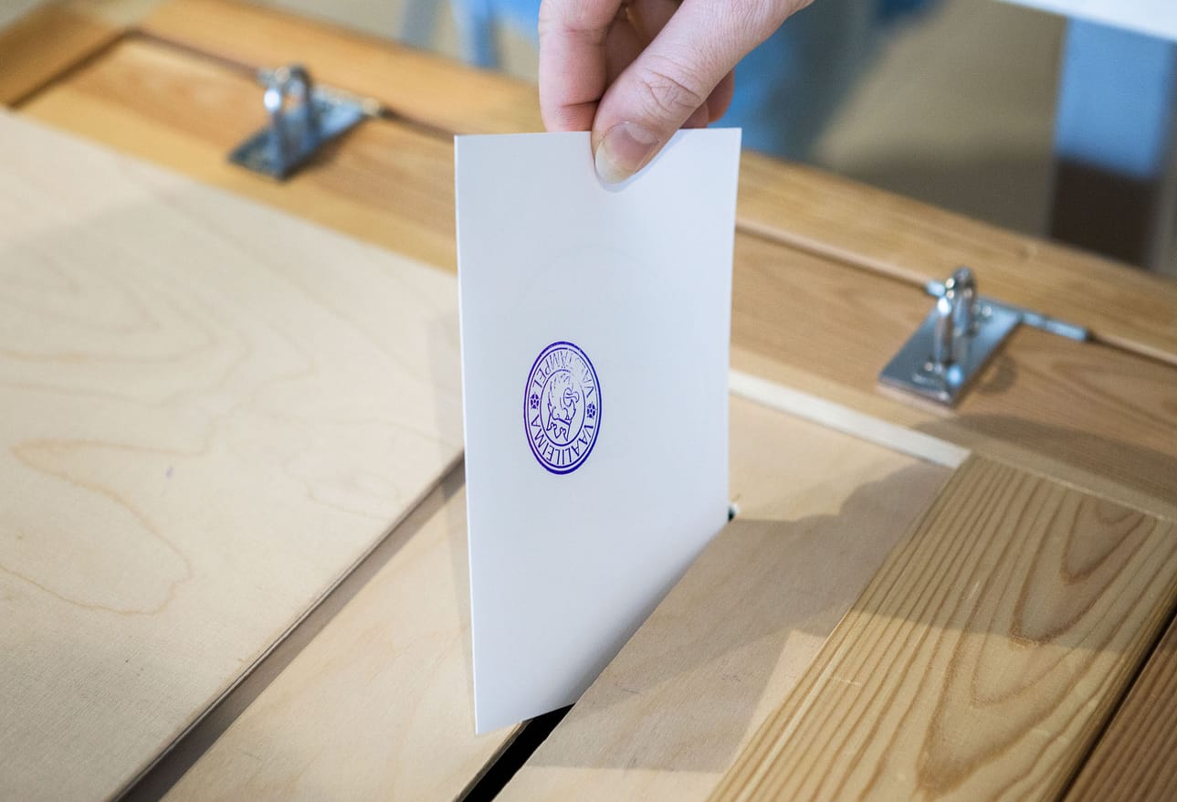 Kuntiin valitaan uudet päättäjät ensi keväänä. Päättäjien haasteena on tehdä päätöksiä tilanteessa, jossa kuntien talous on tiukalla.