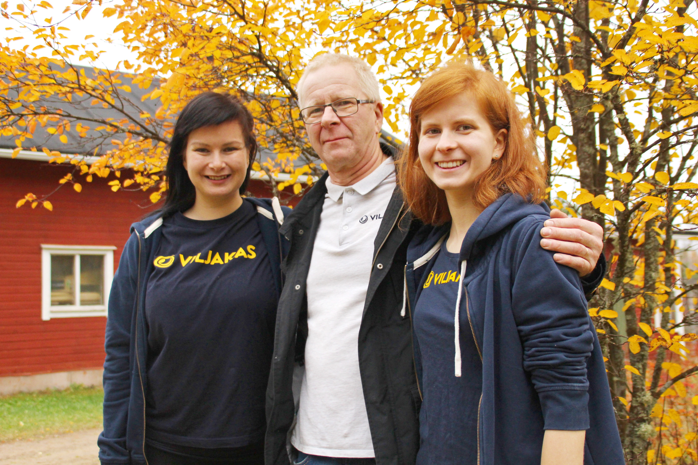 Perheyrityksen jäsenistä yhteiskuvassa Susanna Hämäläinen, Jorma Marttila ja Pauliina Marttila.