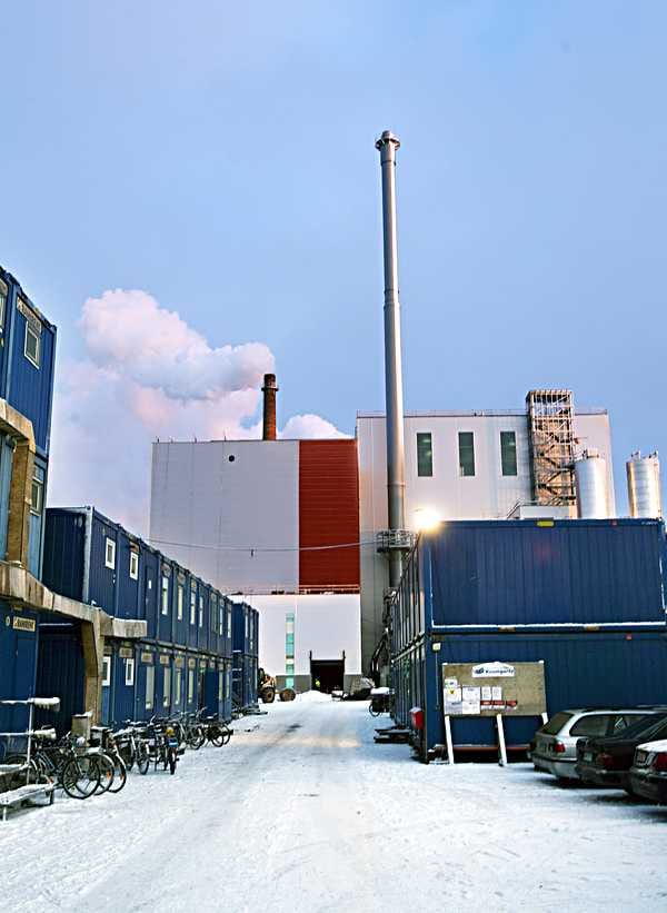 Oulun Energian jätteenpoltto- laitos pääsee koekäyttöön huhtikuussa Kemiran teollisuusalueella. Toimintakunnossa laitoksen pitäisi olla elo syyskuun vaihteessa.
