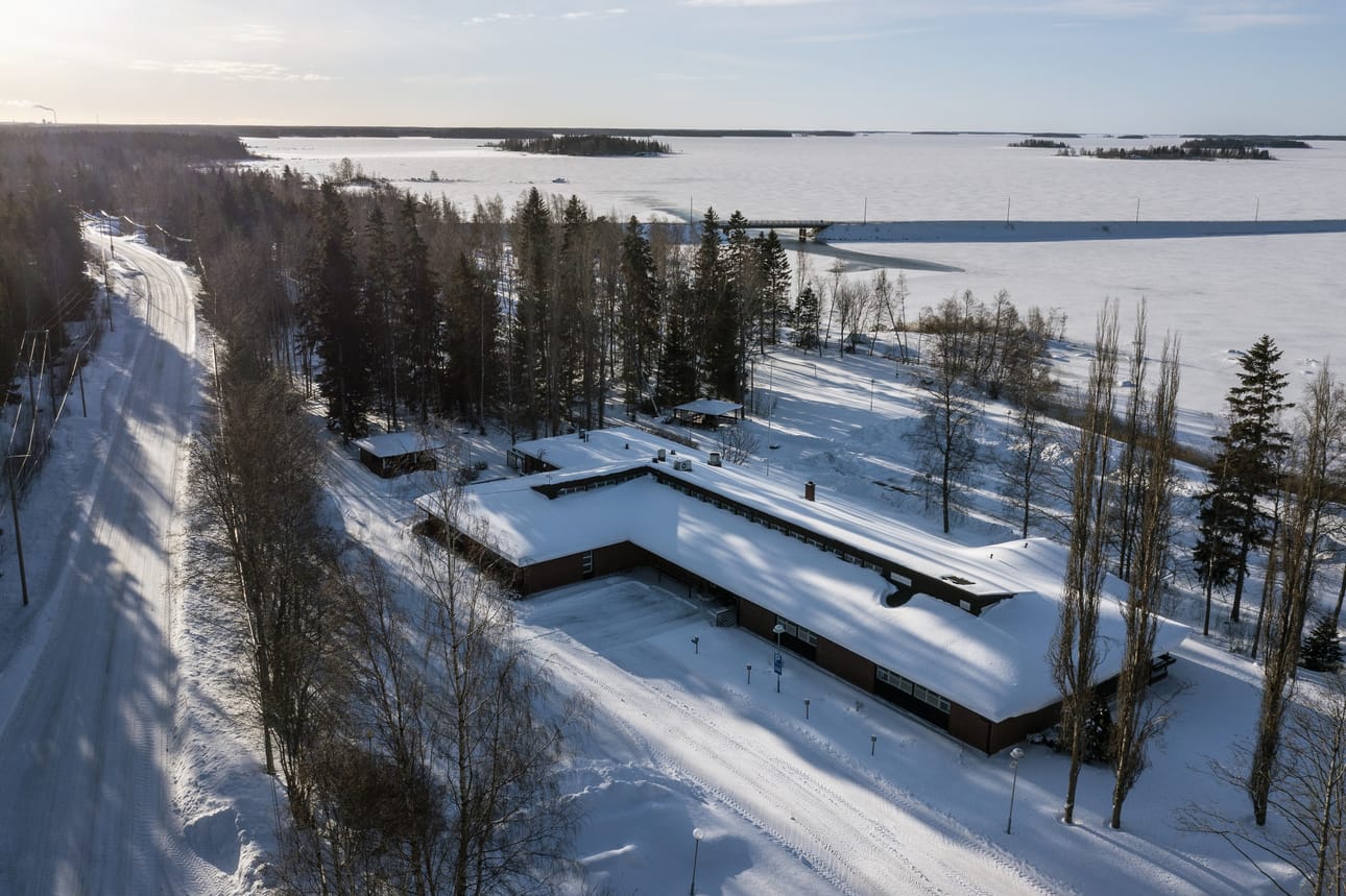 Lepikon leirikeskus Mustasaaressa sijaitsee meren rannalla lähellä Raippaluodon siltaa.