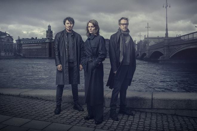 Alexej Manvelov (vas.), Liv Mjönes ja Jonas Karlsson ovat Peder Rydh, Fredrika Bergman ja Alex Recht Nordic C Moren rikossarjassa. KUVA: C More