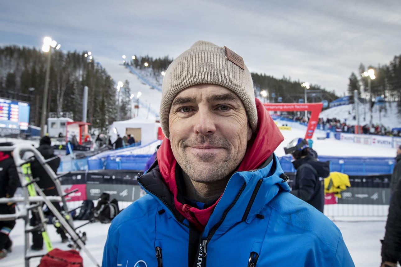 Jukka Leino ehti kiireiltään seuraamaan naisten maailmancupin kisaa.