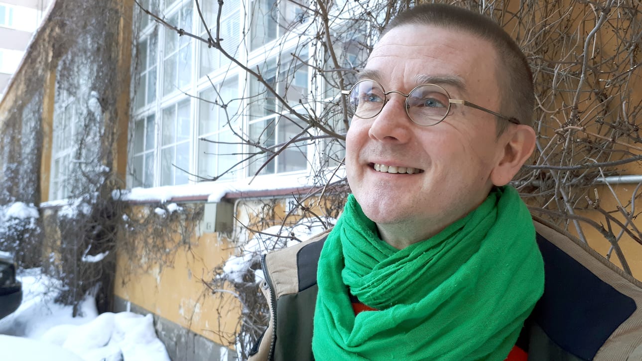 Roudan taiteellisen johtajan Jouni Järvenpään seuraava koreografia käsittelee näkymistä ja tietoisuutta. Teokseen haetaan nyt yhtä tanssijaa. – Avoin haku on ihana mahdollisuus tutustua sellaisiin kollegoihin, joita en vielä tunne, Järvenpää sanoo.