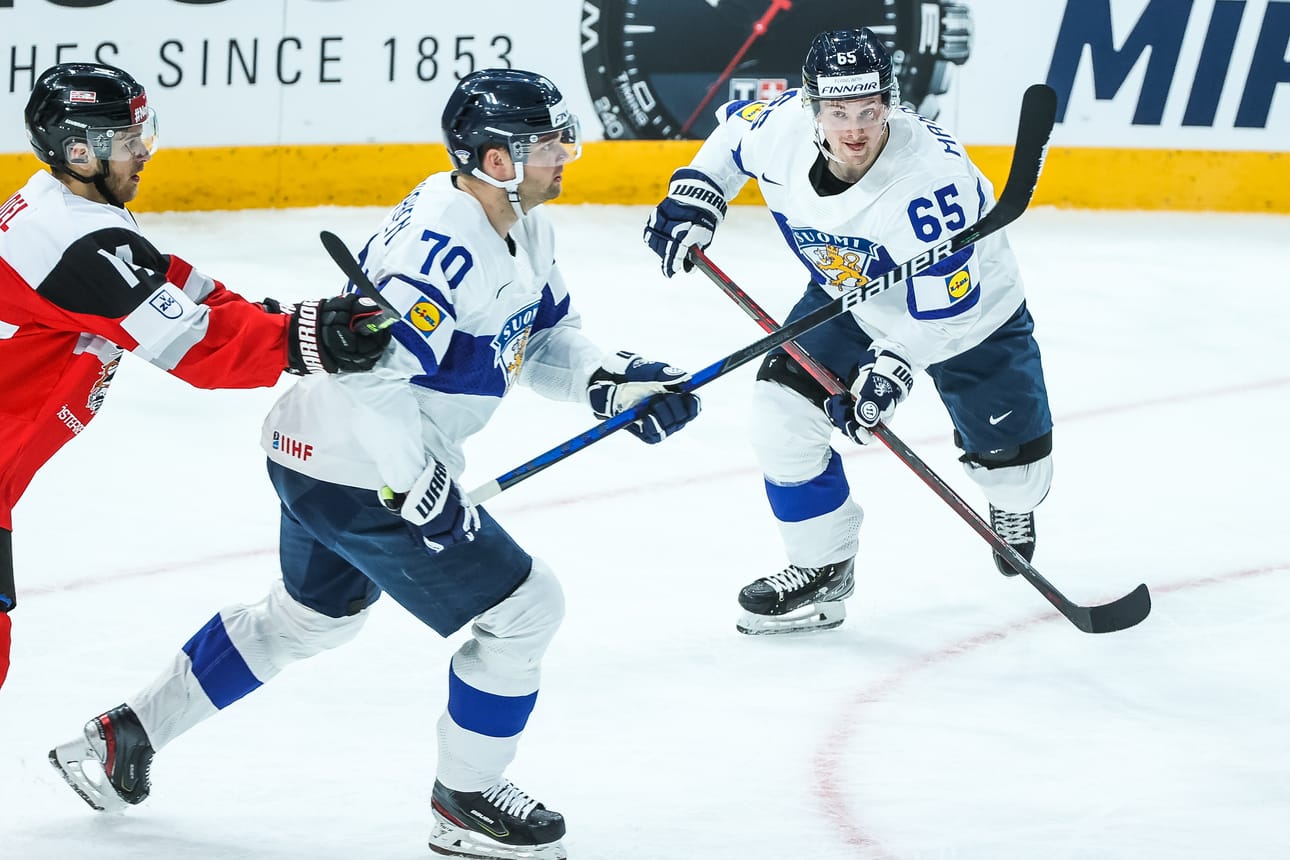 Teemu Hartikainen palkittiin Leijonien parhaana vaikka maalitili on yhä aukaisemassa. Hän järjesti Suomen toista maalia Sakari Mannisen kanssa.