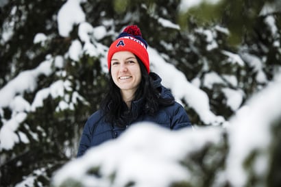 10 000 kilometrin pelireissu Rovaniemelle – trooppisella ja tuliperäisellä saarella kasvanut lentopalloilija Lisa Jaunet tottui kylmään Alaskassa