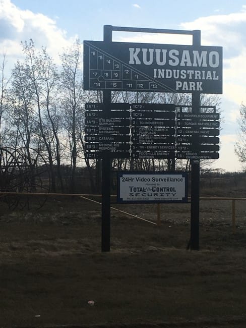 Kuusamosta on tullut kanadalainen, niinkuin kuusamon siirtolaisistakin, joista ensimmäinen osa lepää Kuusamon hautausmaalla.