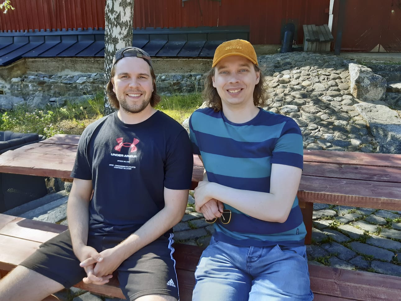 Roope Lappalainen on pääroolissa, ja Pyry Keto ohjaa Vuonna 85 -musikaalin. Molemmat ovat innoissaan 80-luvun hiteistä, joita musikaalissa kuullaan liki 40.