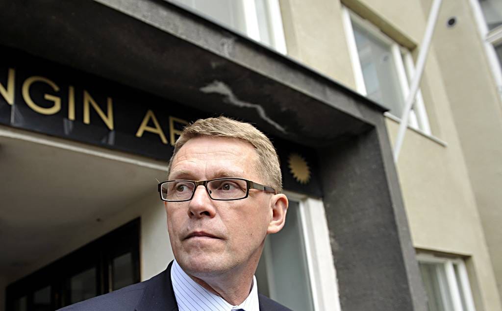 Matti Vanhanen haluaisi lähettää jokaisen suomalaisen tutustumismatkalle Kiinaan tai Intiaan.
