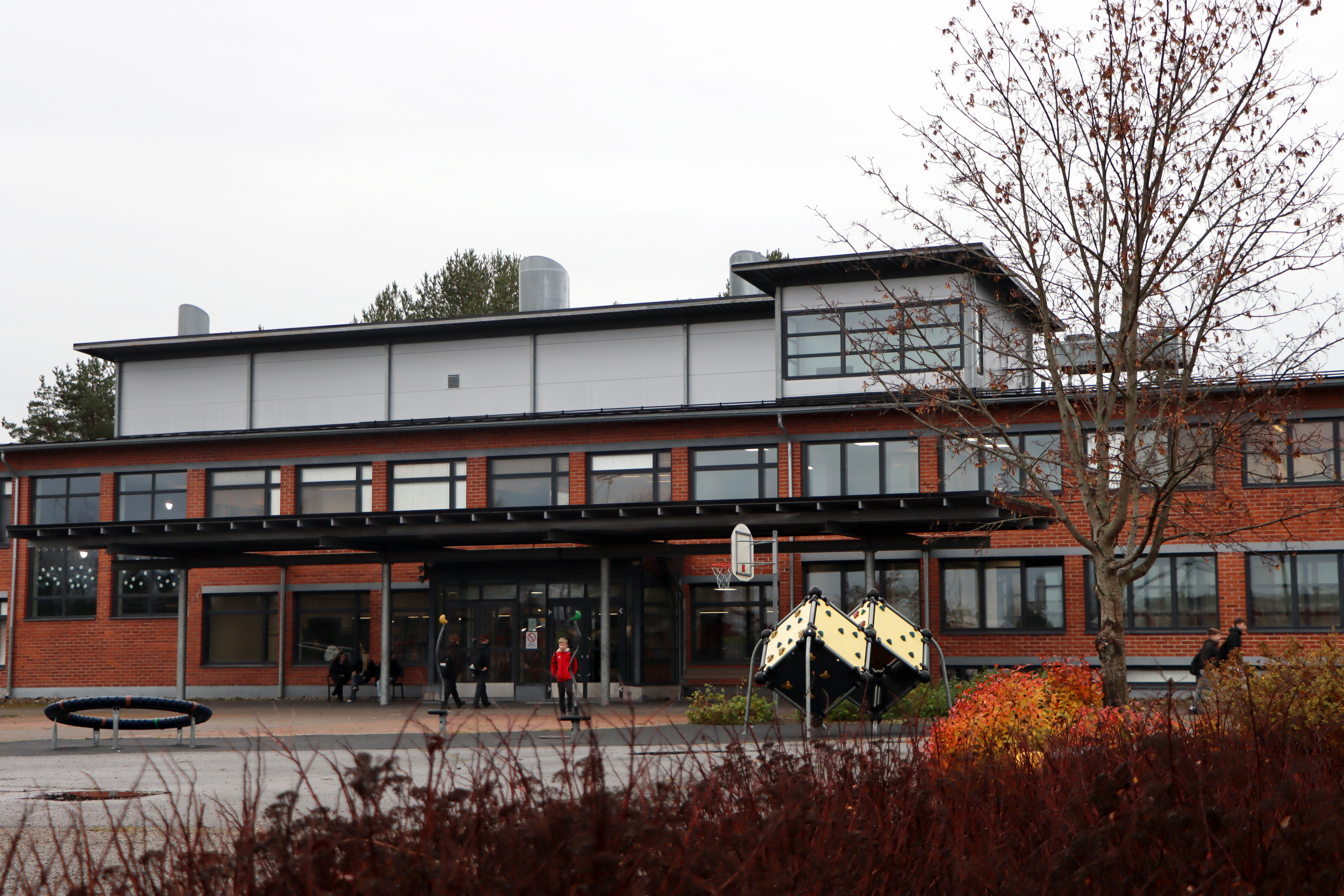 Jurvan yhtenäiskouluun ja lukioon haetaan kahta tuntiopettajaa